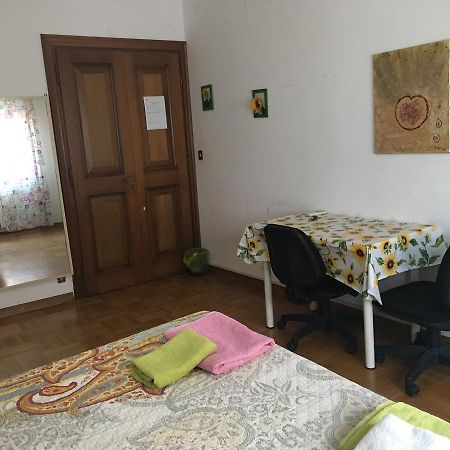 Hôtel la vita è bella à Rome Extérieur photo