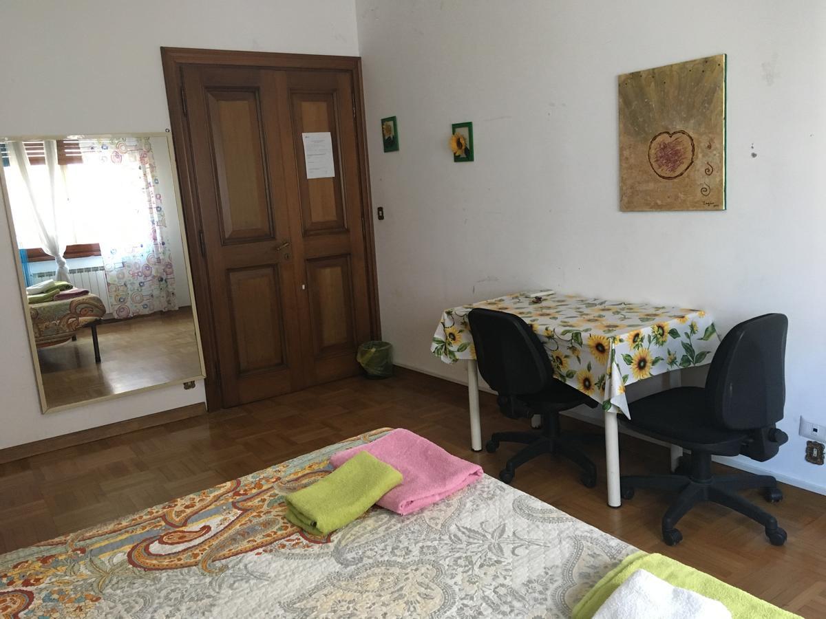 Hôtel la vita è bella à Rome Extérieur photo