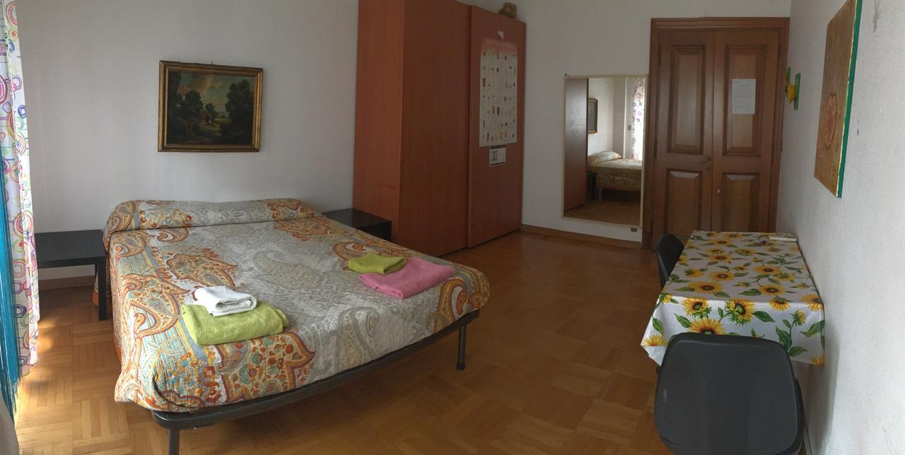 Hôtel la vita è bella à Rome Extérieur photo